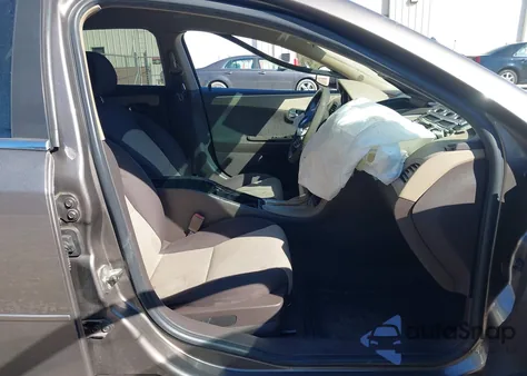 2011 Chevrolet Malibu Ls z USA, uszkodzony, nr VIN 1G1ZB5E11BF373539